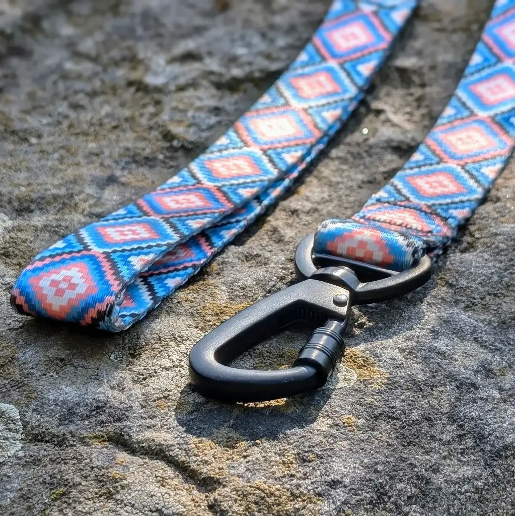 Satin Chic Leash - Mountain Quest (Xtra-Small/Small)